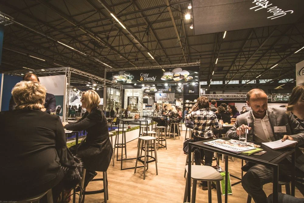 Stand de prezentare la un eveniment de business